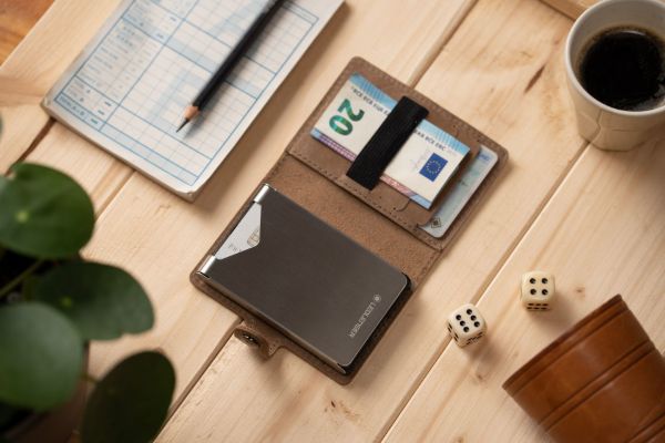 Ledlenser 502315 -Lite Wallet (Rechargeable)
