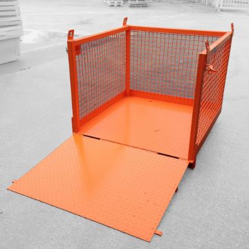 1058 Goods Cage with Ramp
